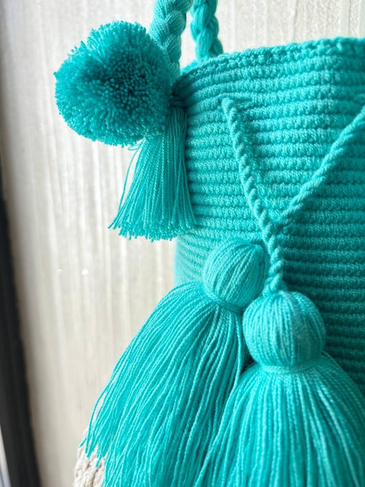 MOCHILA POMPONES S