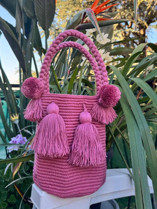 MOCHILA POMPONES “M”