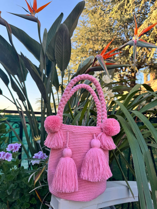 MOCHILA POMPONES “M”